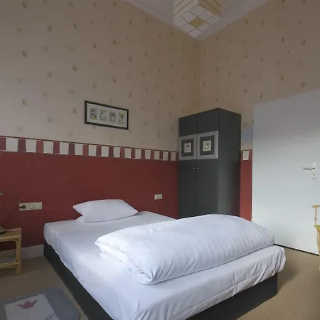 Pensionat Am Berg 4*