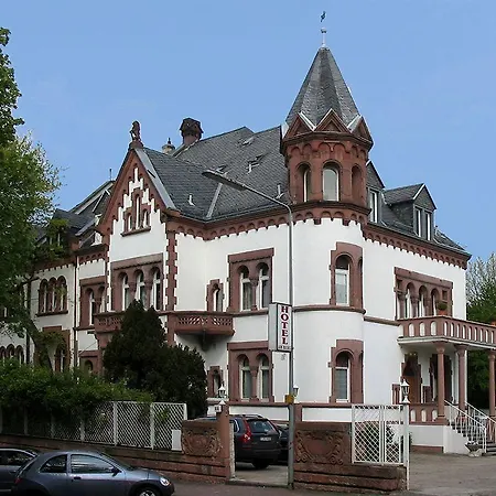 Pensionat Am Berg 3*