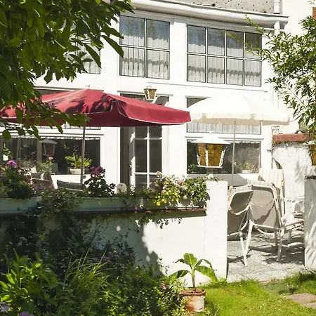 Pensionat Am Berg 3*
